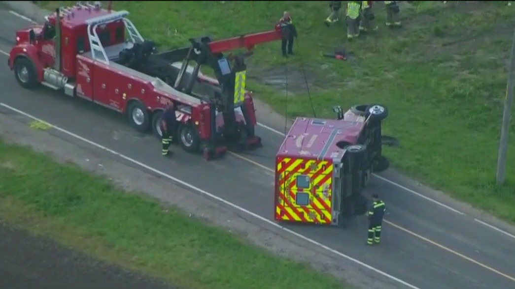 Minooka ambulance overturns in crash